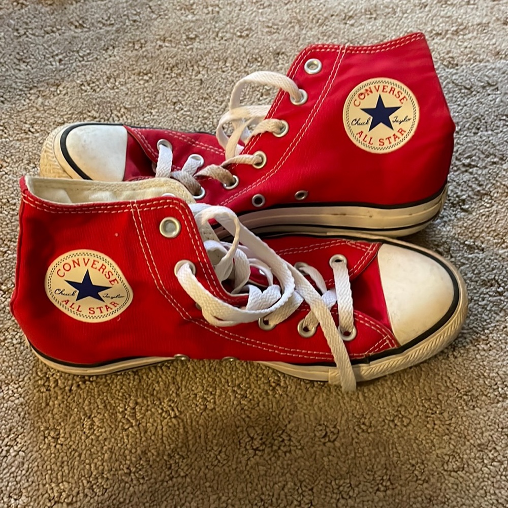 High top red converse size 8